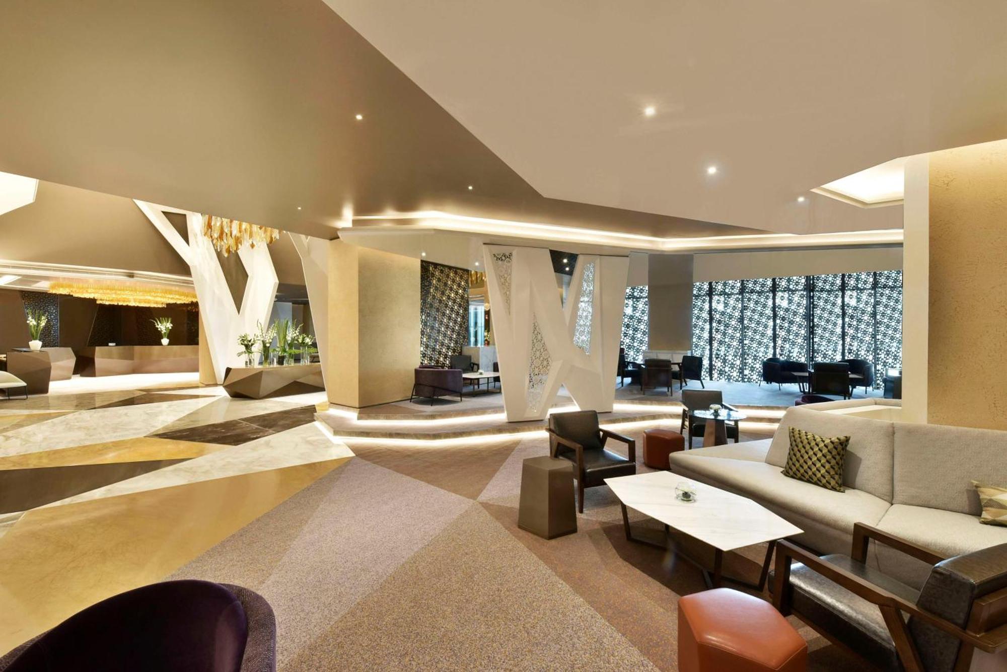 Hilton Bahrain 호텔 마나마 외부 사진 The lobby of the hotel
