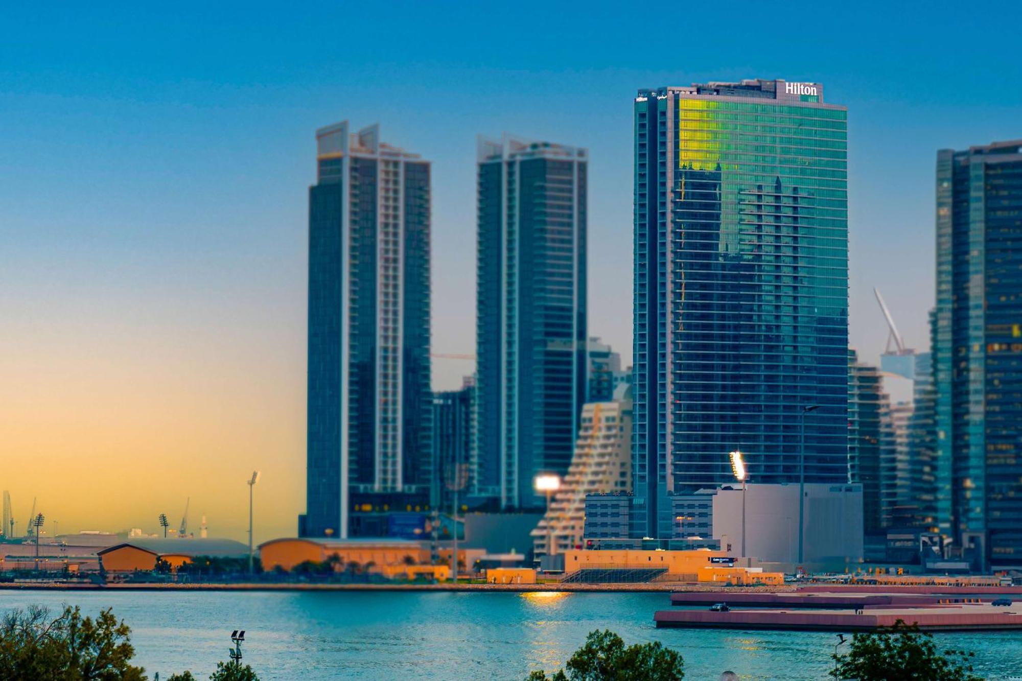 Hilton Bahrain 호텔 마나마 외부 사진 Marina skyline