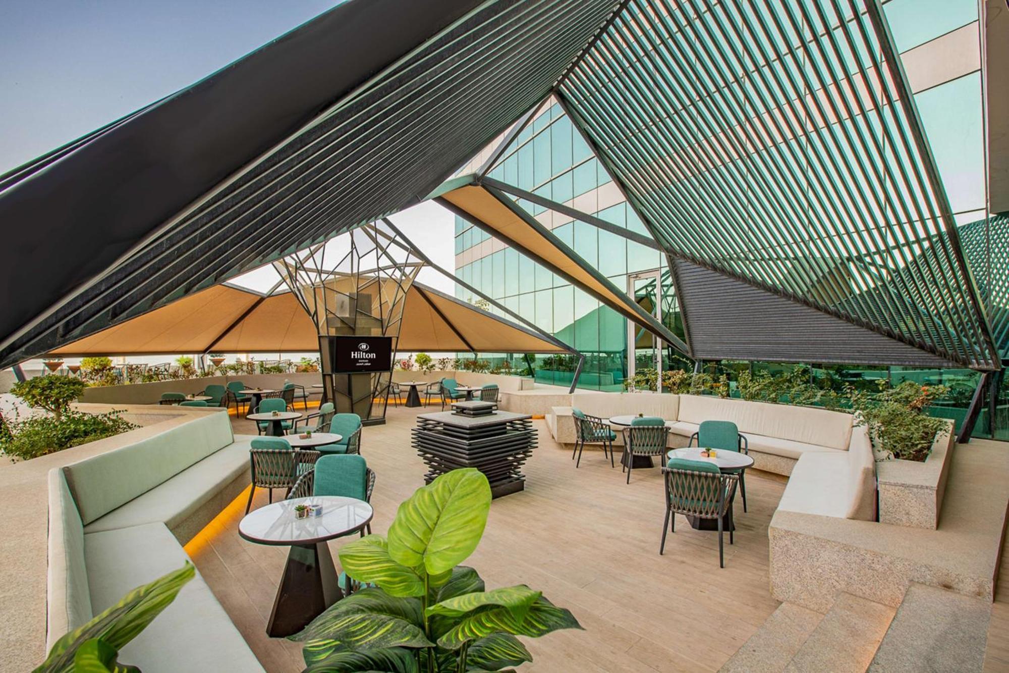 Hilton Bahrain 호텔 마나마 외부 사진 The Sky Bar